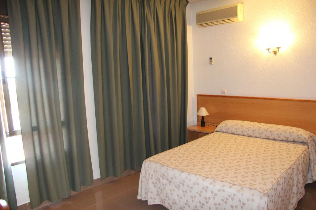 Hostal Cazalegas المظهر الخارجي الصورة
